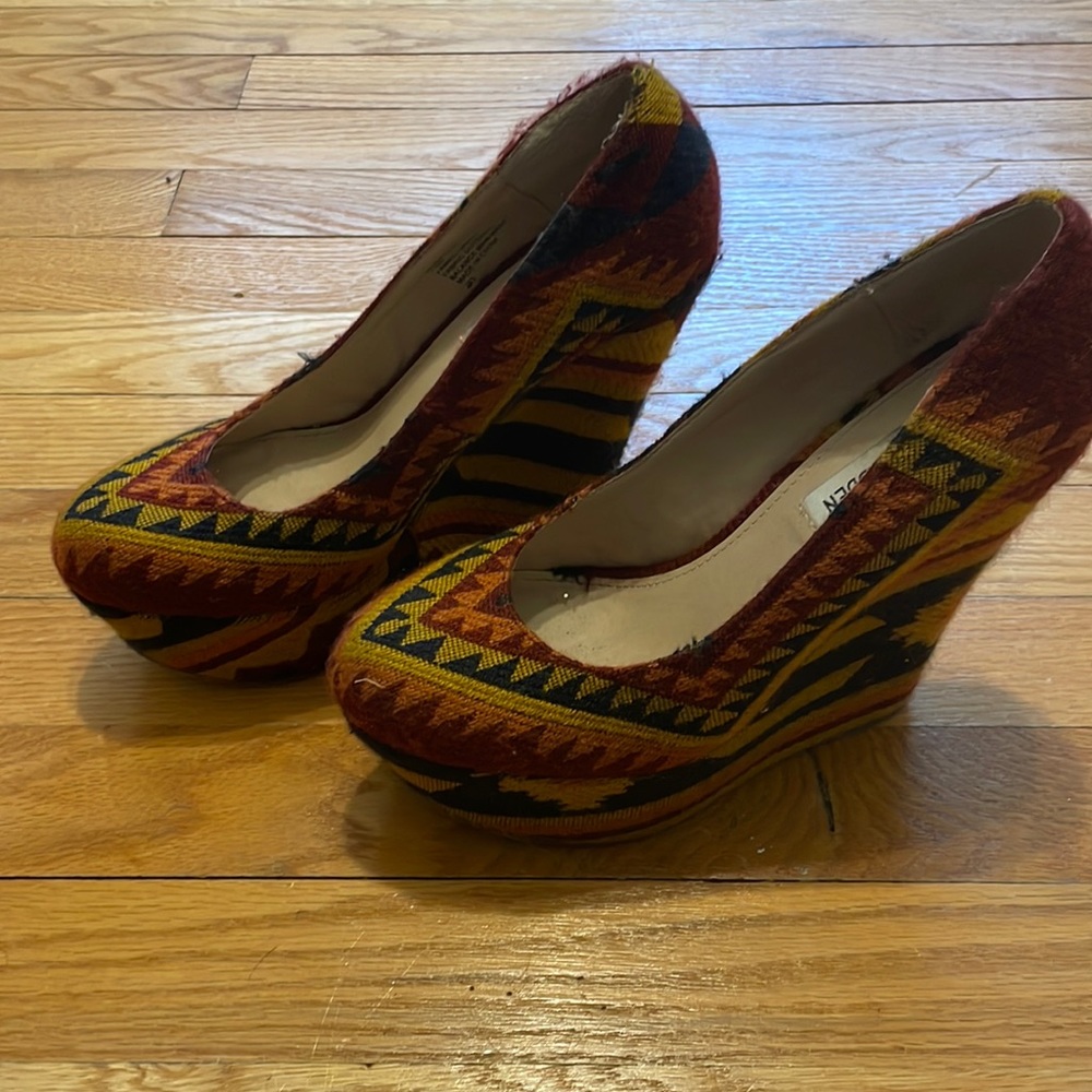 Very high wedge Aztec Steve Madden